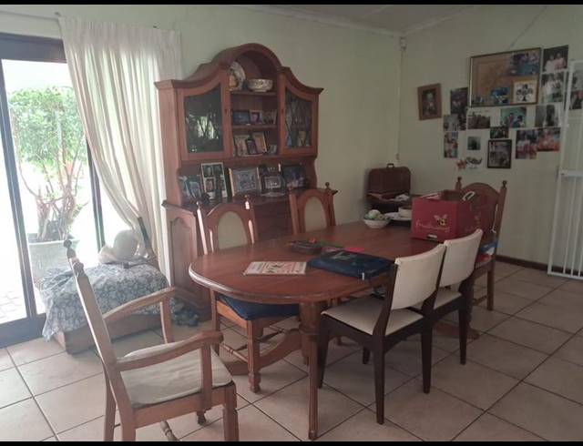 6 BEDROOM HOUSE FOR SALE IN UVONGO